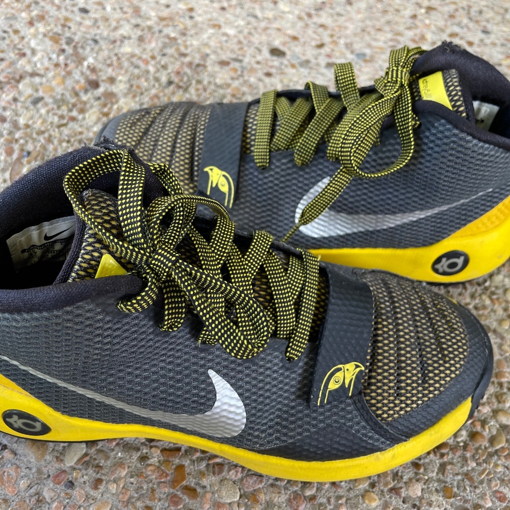 Nike kd Trey5 basketball sneakers